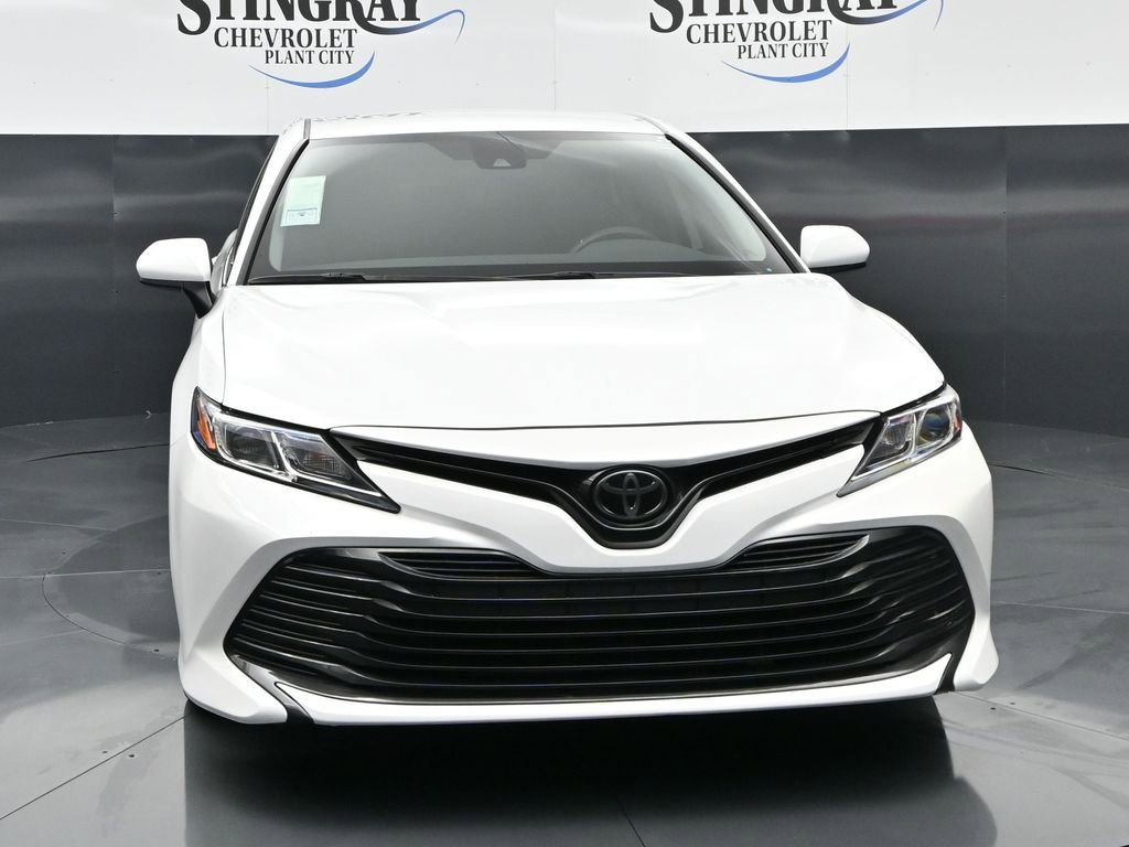Used 2020 Toyota Camry LE image 2
