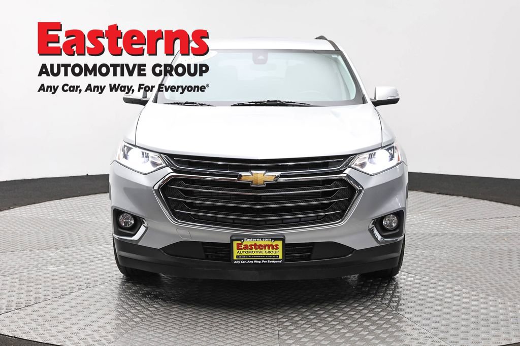 Used 2021 Chevrolet Traverse LT image 2