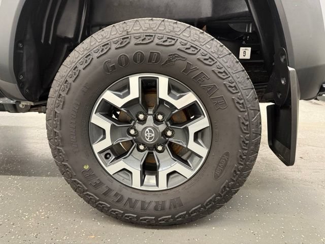 Certified 2023 Toyota Tacoma TRD Off-Road AWD/4WD image 20