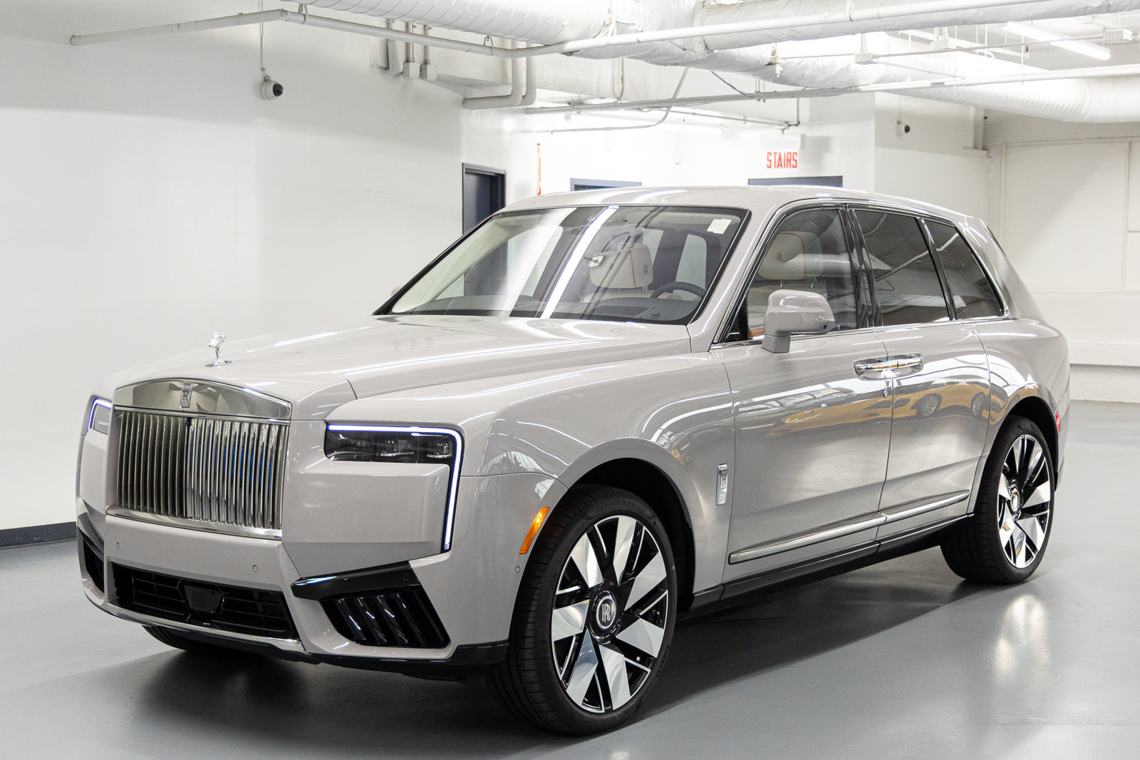 New 2027 Rolls-Royce Cullinan AWD/4WD image 1