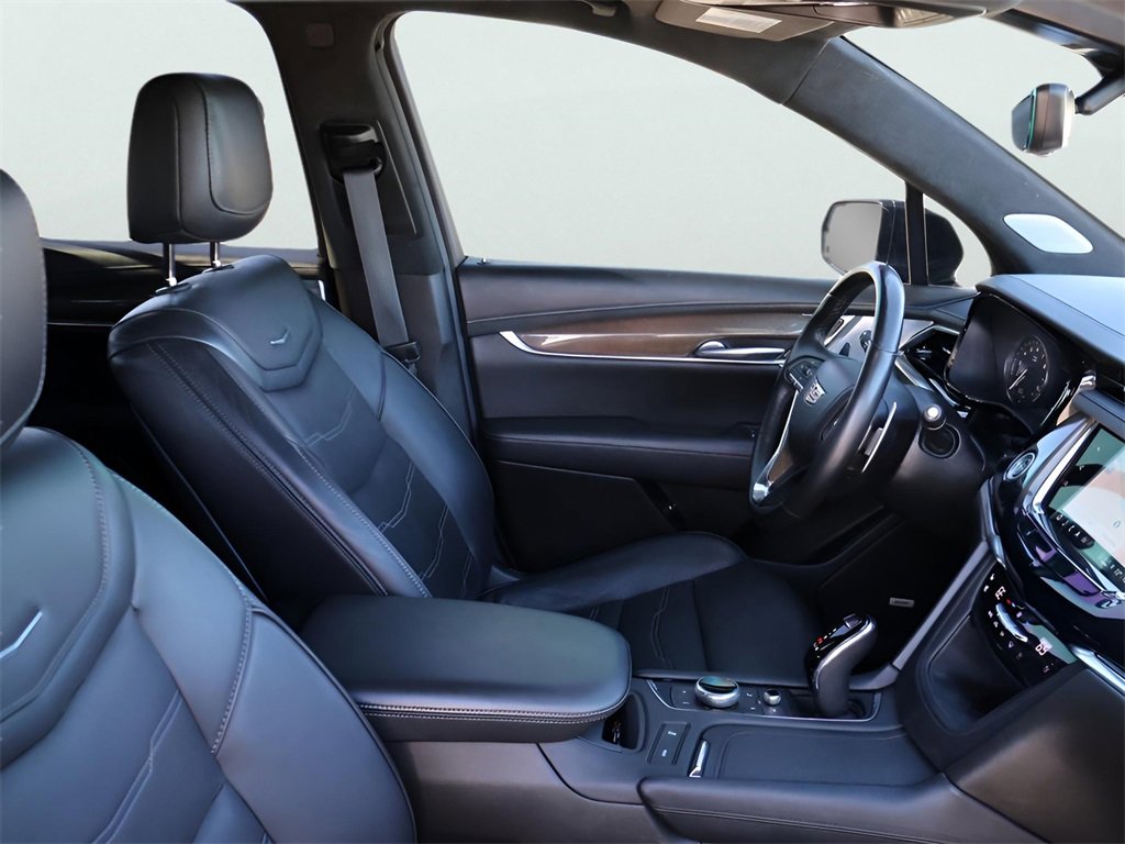 Used 2023 Cadillac XT6 Sport w/ Platinum Package image 11