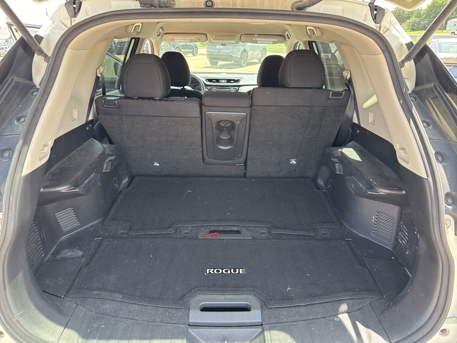 Used 2017 Nissan Rogue SV FWD image 13