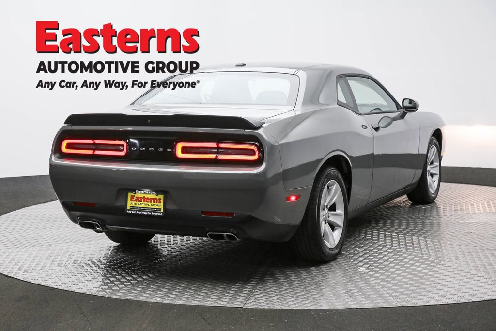 Used 2023 Dodge Challenger SXT image 5