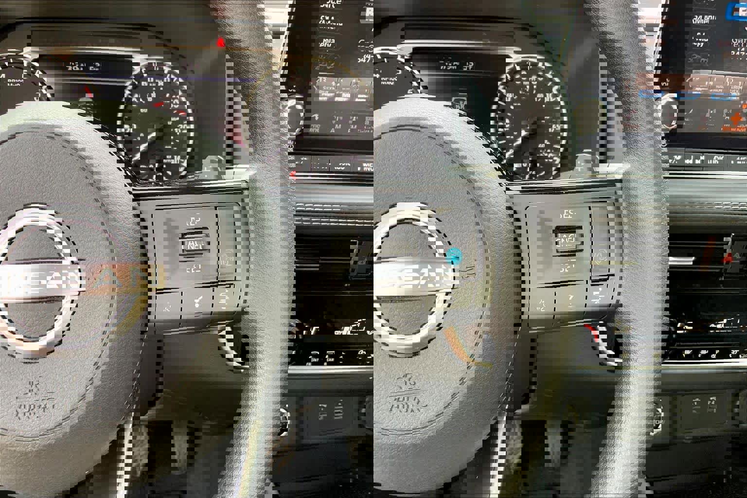 Used 2023 Nissan Rogue SV image 24