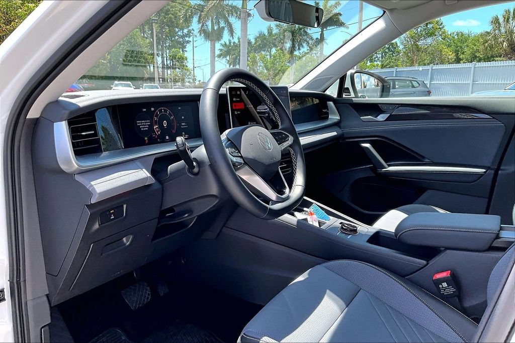 Certified 2026 Volkswagen Tiguan SE w/ Panoramic Sunroof Package FWD image 14
