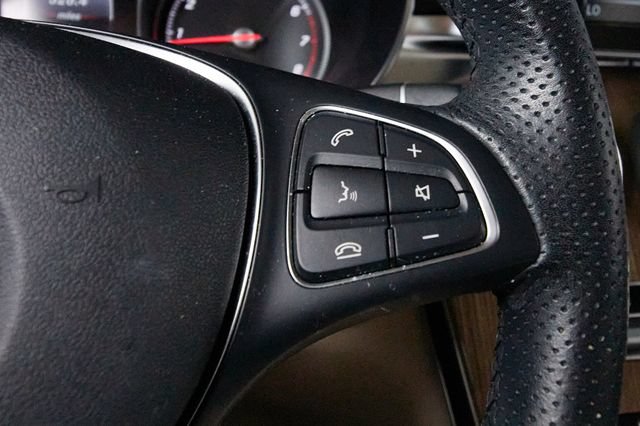 Used 2019 Mercedes-Benz GLC 300 4MATIC image 19