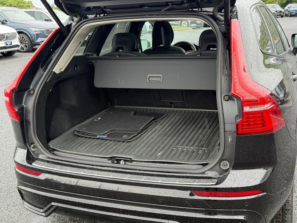 Certified 2023 Volvo XC60 B5 Plus w/ Climate Package AWD/4WD image 19