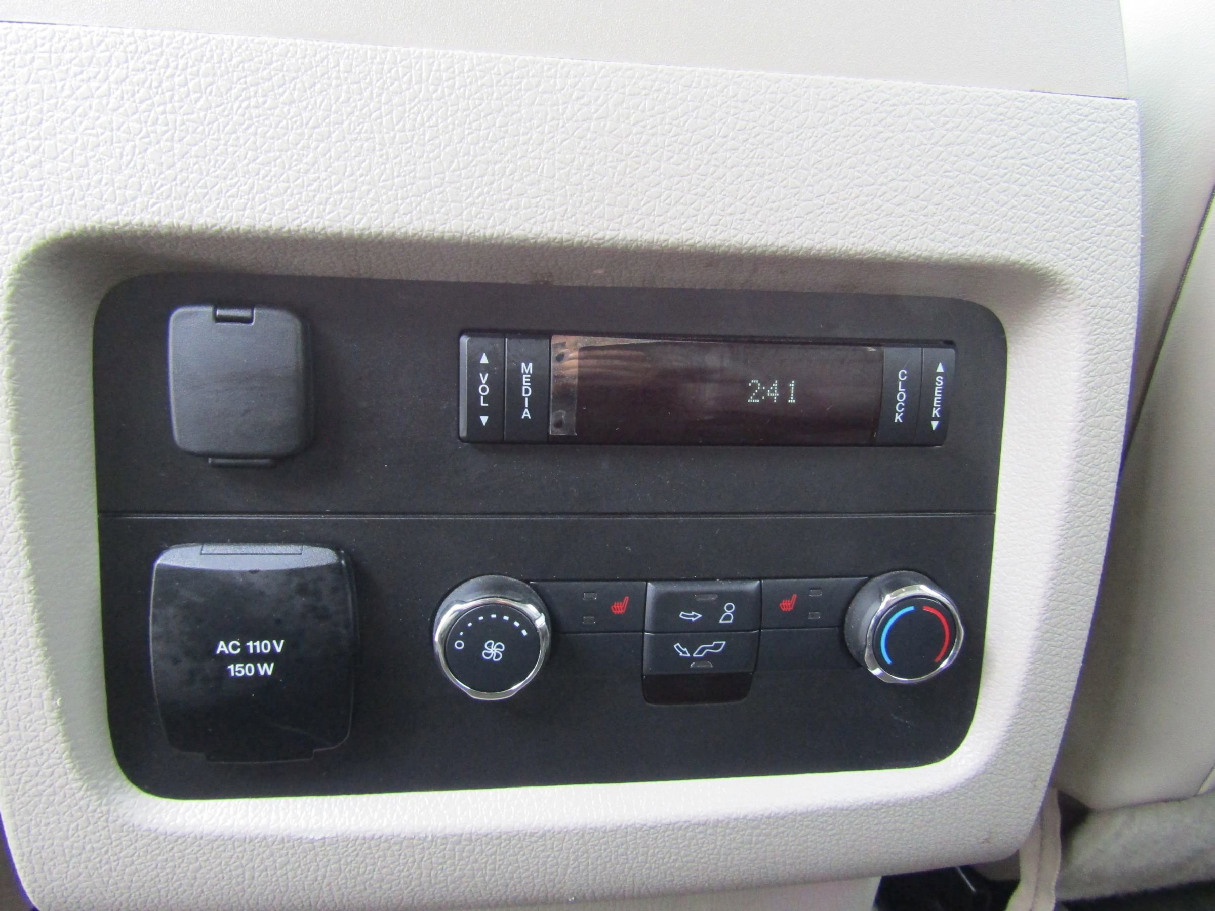 Used 2016 Lincoln Navigator L Select AWD/4WD image 22