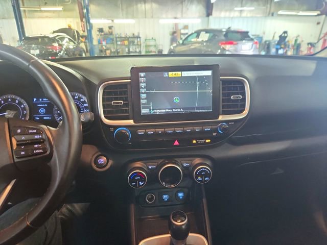 Used 2020 Hyundai Venue SEL w/ Convenience + Premium Package image 17