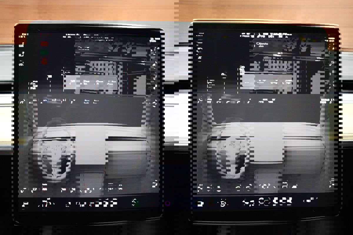 Used 2023 Tesla Model Y Performance image 47