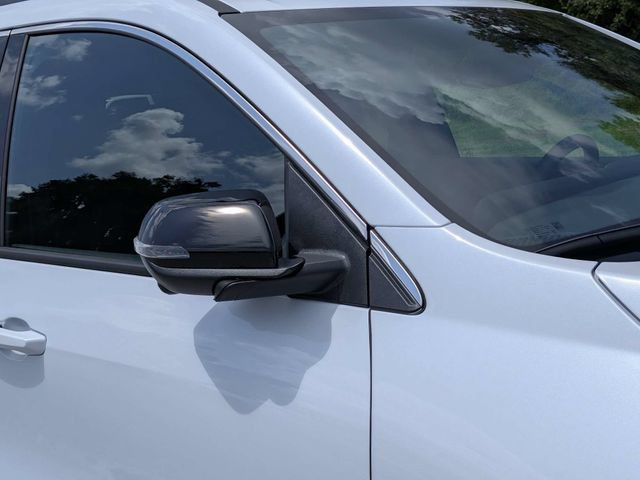 New 2027 Chevrolet Traverse LT w/ Driver Confidence Package FWD image 11