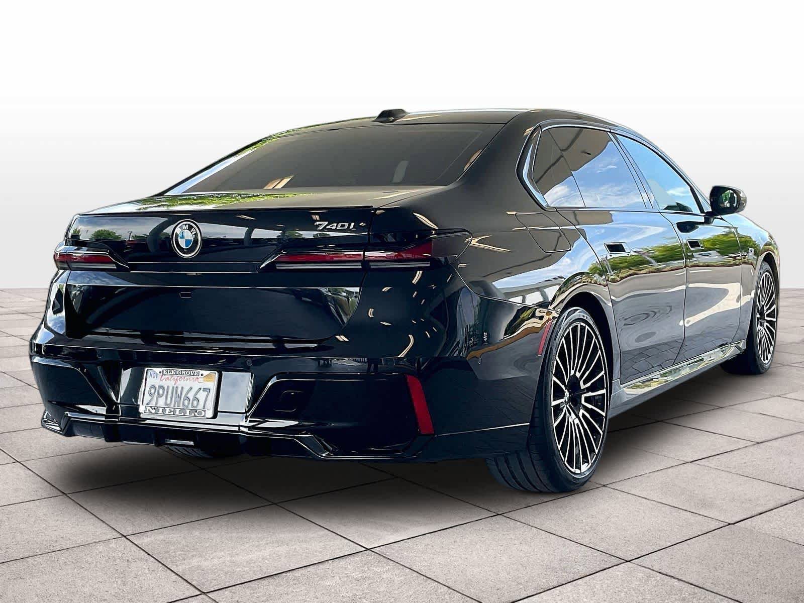 Used 2025 BMW 740i w/ Premium Package image 15