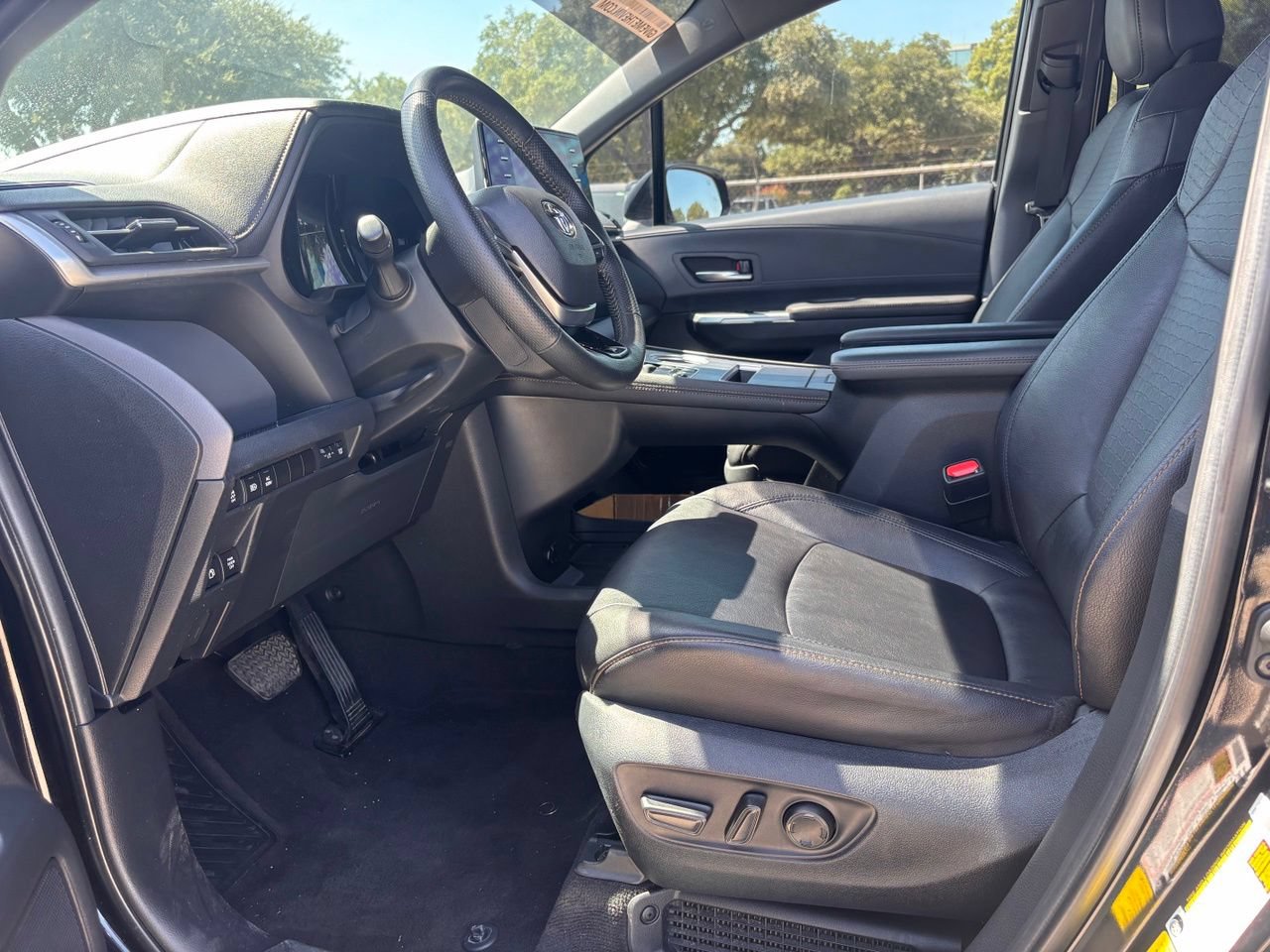 Used 2023 Toyota Sienna XLE Woodland Edition AWD/4WD image 7