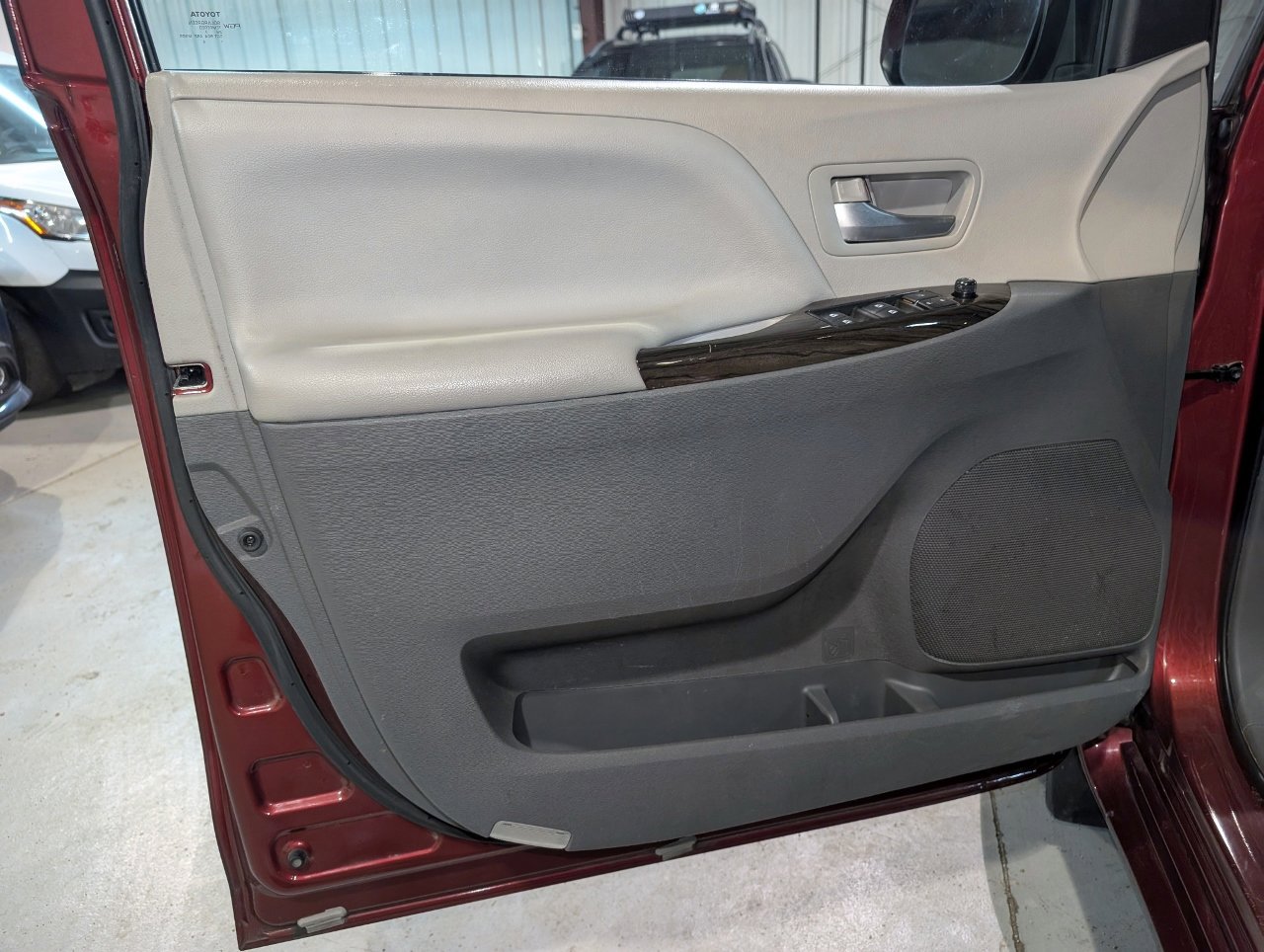 Used 2017 Toyota Sienna XLE Premium image 15