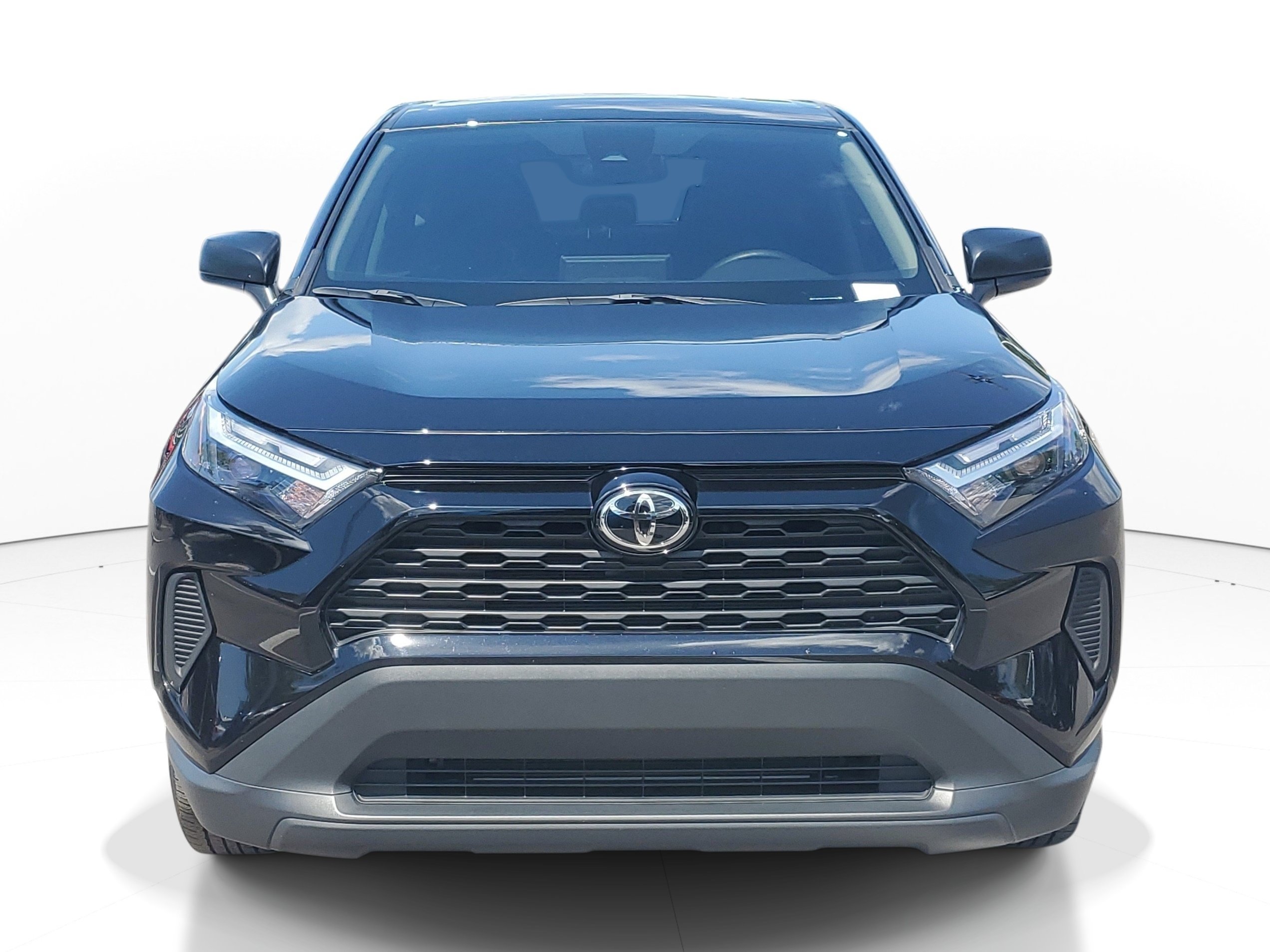 Used 2025 Toyota RAV4 LE FWD image 3