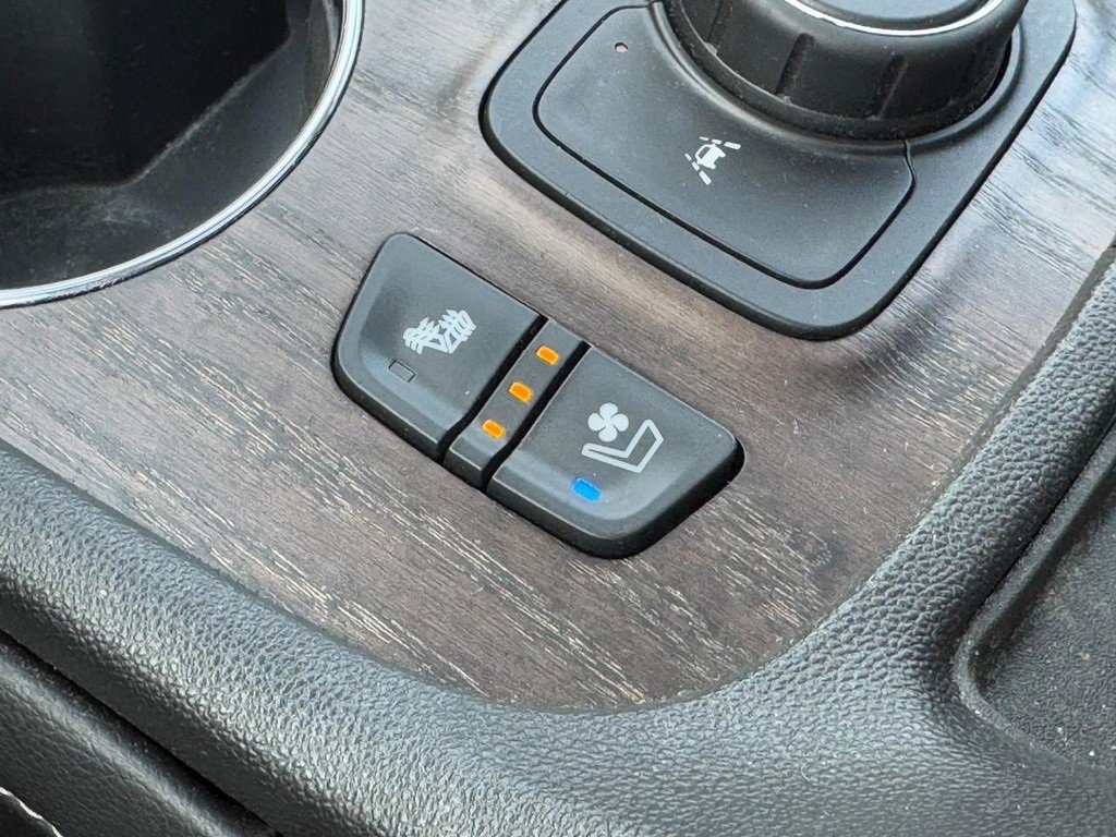 Used 2023 GMC Acadia Denali w/ Denali Ultimate Package image 23