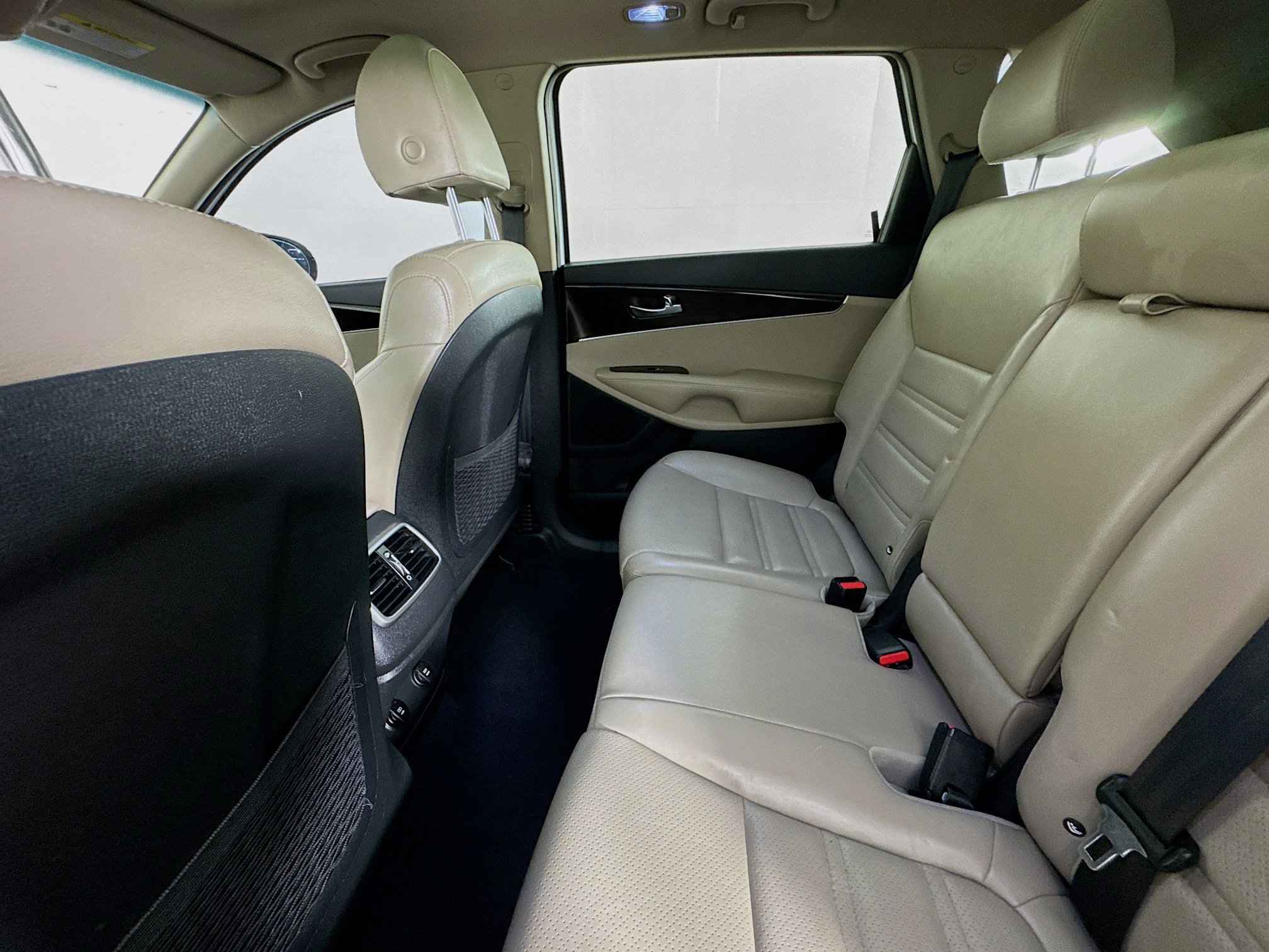 Used 2020 Kia Sorento EX FWD image 24