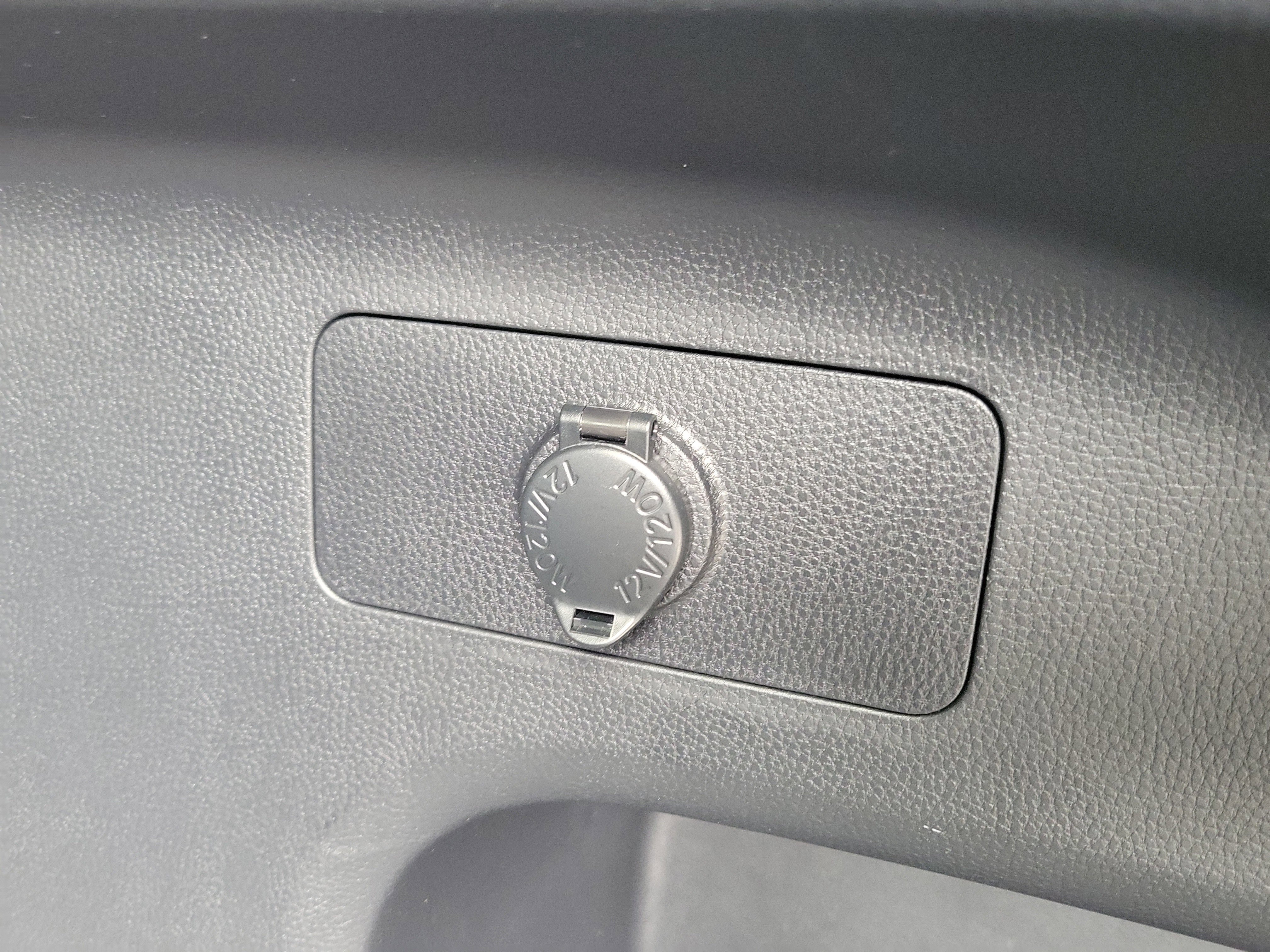 Used 2022 Toyota RAV4 XLE image 10