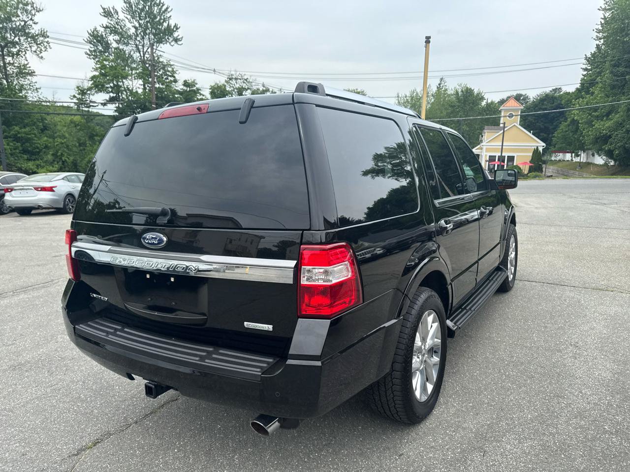 Used 2017 Ford Expedition Limited AWD/4WD image 9