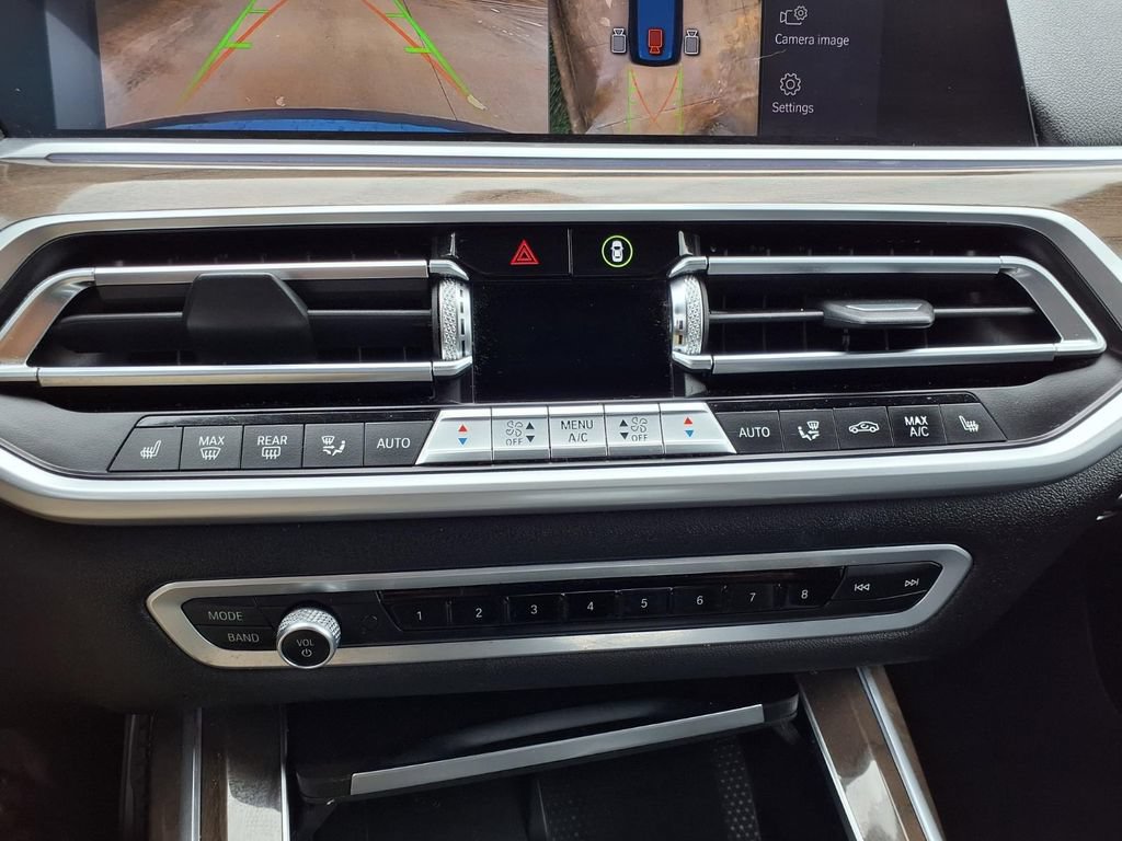 Used 2020 BMW X7 xDrive40i w/ M Sport Package AWD/4WD image 12
