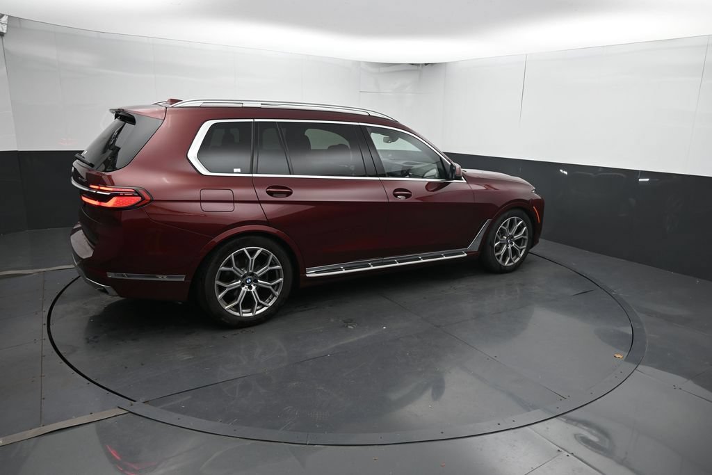 Used 2025 BMW X7 xDrive40i AWD/4WD image 9