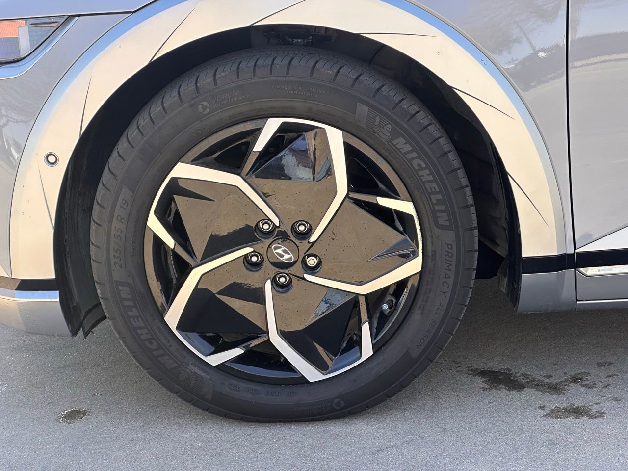 Used 2024 Hyundai Ioniq 5 Limited image 9