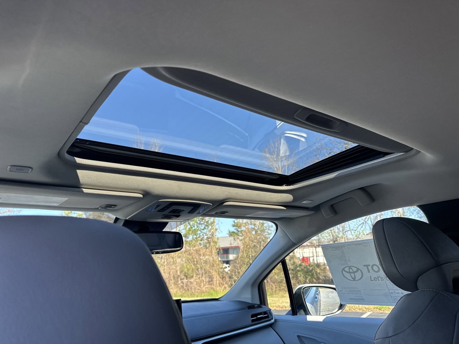 New 2025 Toyota Sienna XLE image 27