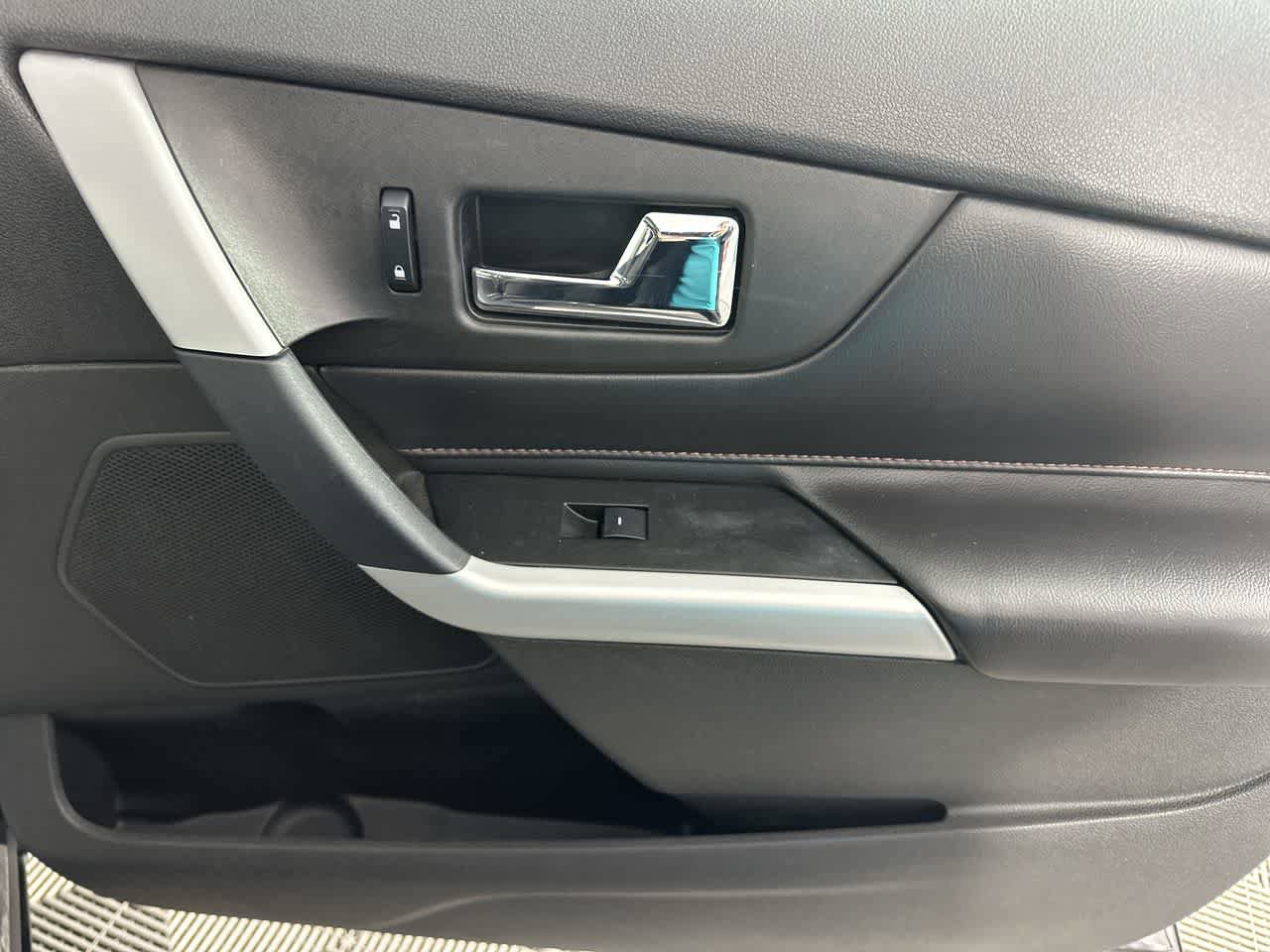 Used 2013 Ford Edge SEL FWD image 23