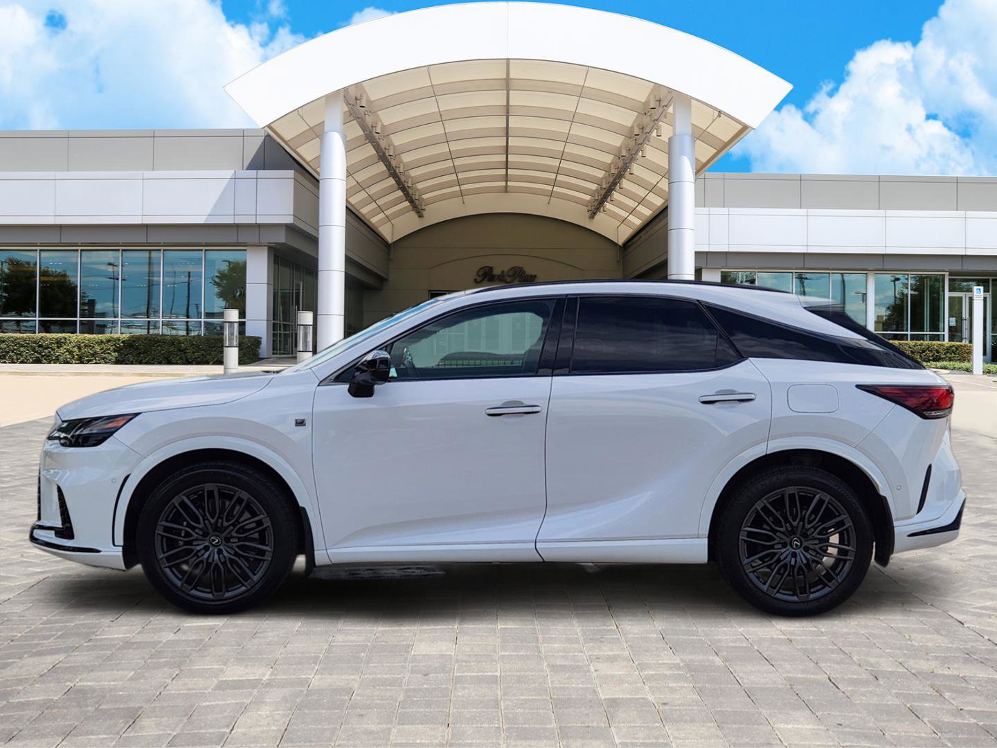 Used 2024 Lexus RX 500h F Sport image 3