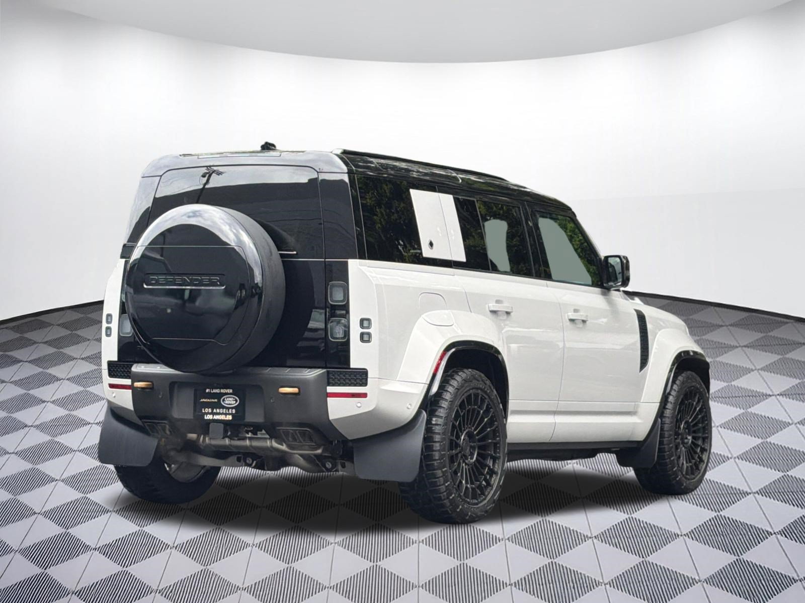 New 2026 Land Rover Defender 110 OCTA AWD/4WD image 9