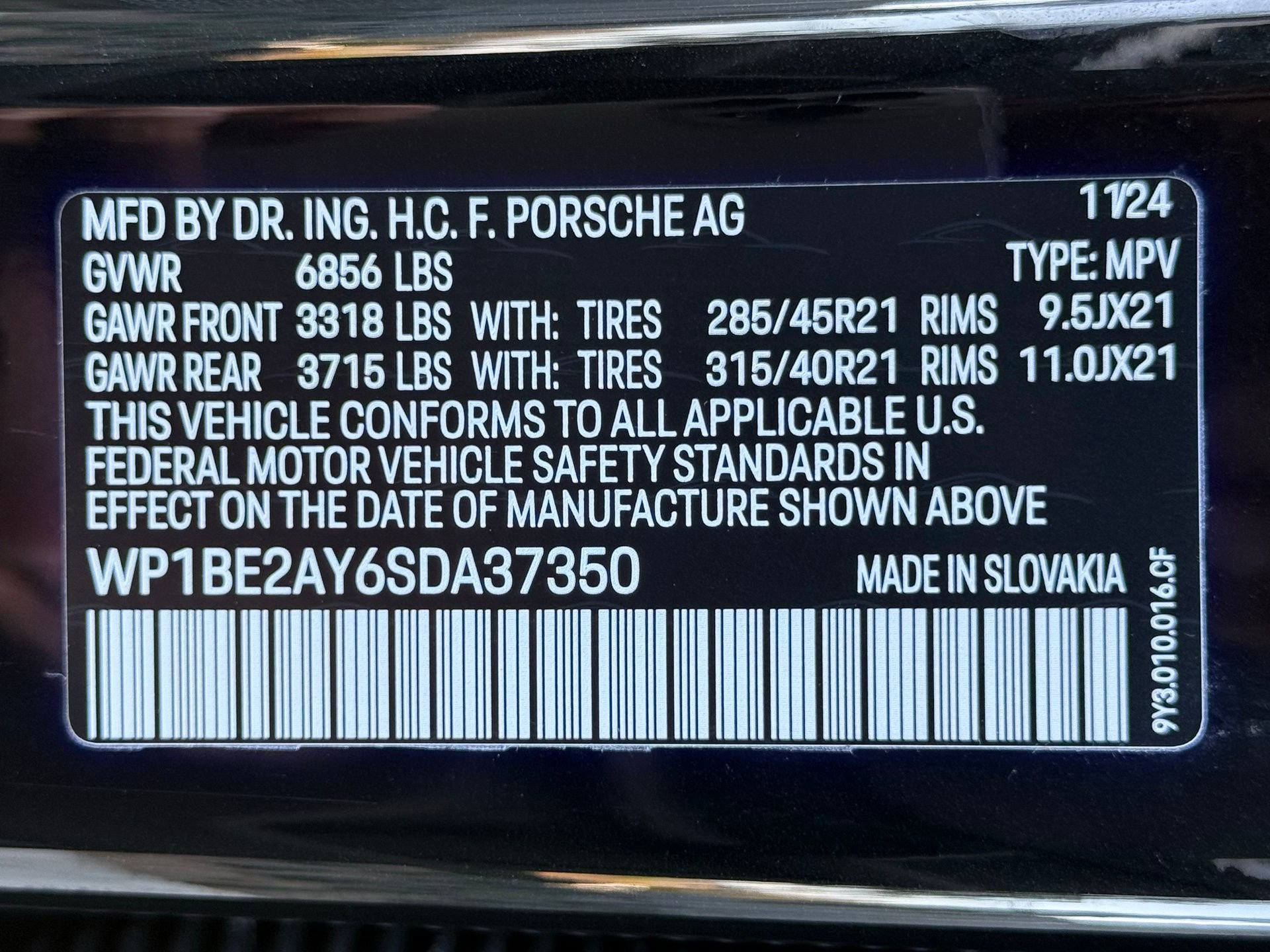 New 2025 Porsche Cayenne E-Hybrid Coupe AWD/4WD image 37