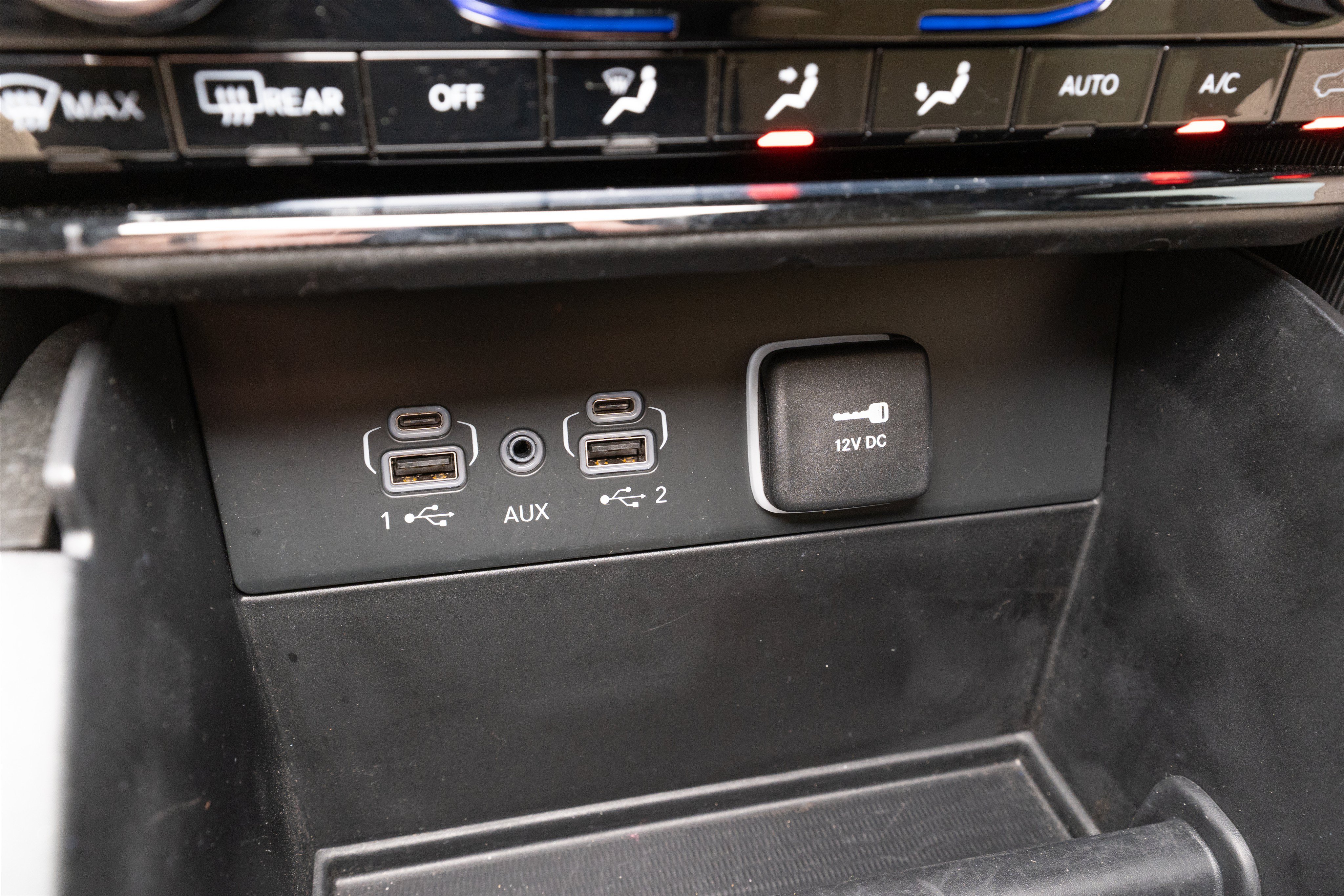 Used 2024 Jeep Grand Cherokee L Limited w/ MOPAR Finishing Package AWD/4WD image 24