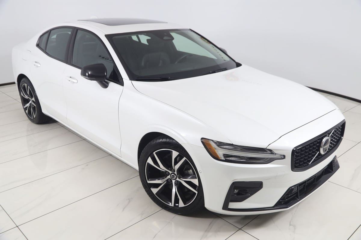 Used 2024 Volvo S60 B5 Plus AWD/4WD image 18