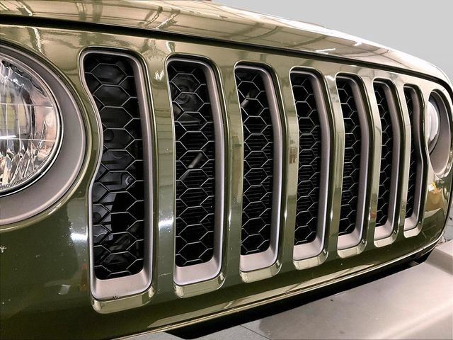 Used 2021 Jeep Gladiator Mojave w/ Cold Weather Group AWD/4WD image 29