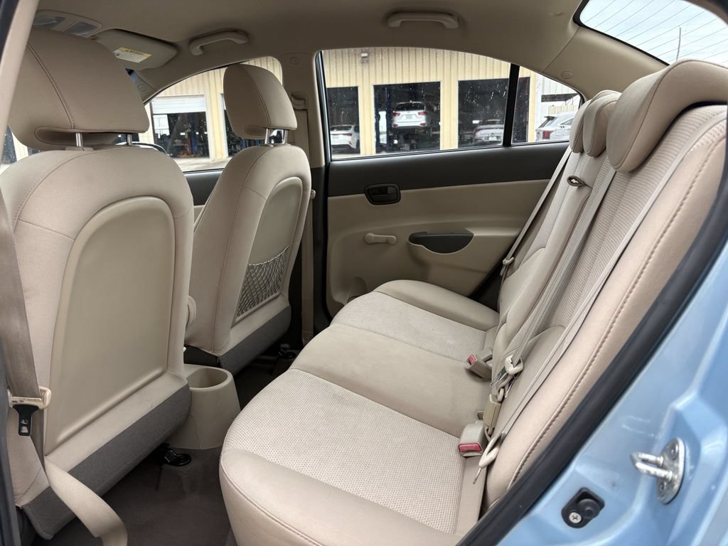 Used 2011 Hyundai Accent GLS FWD image 22