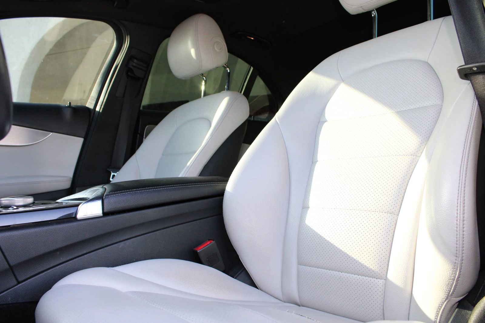 Used 2018 Mercedes-Benz C 300 Sedan image 11