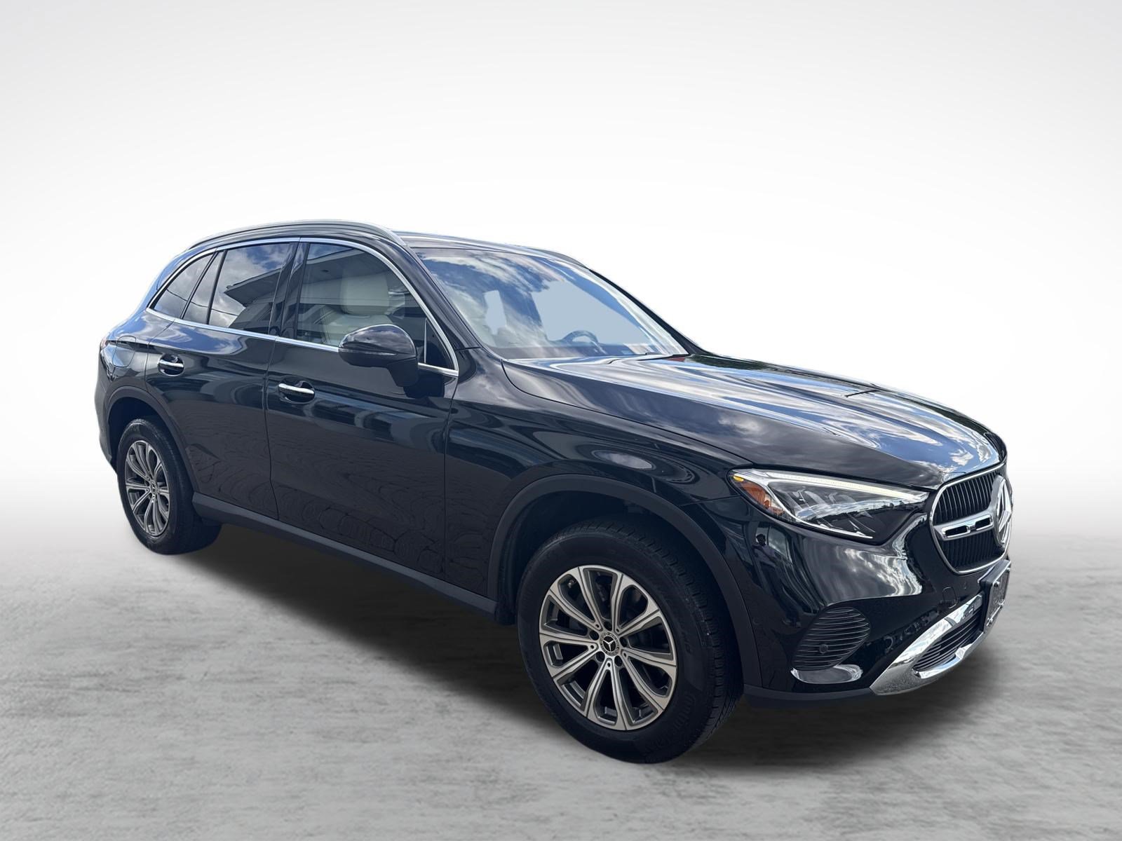 Used 2023 Mercedes-Benz GLC 300 4MATIC image 8