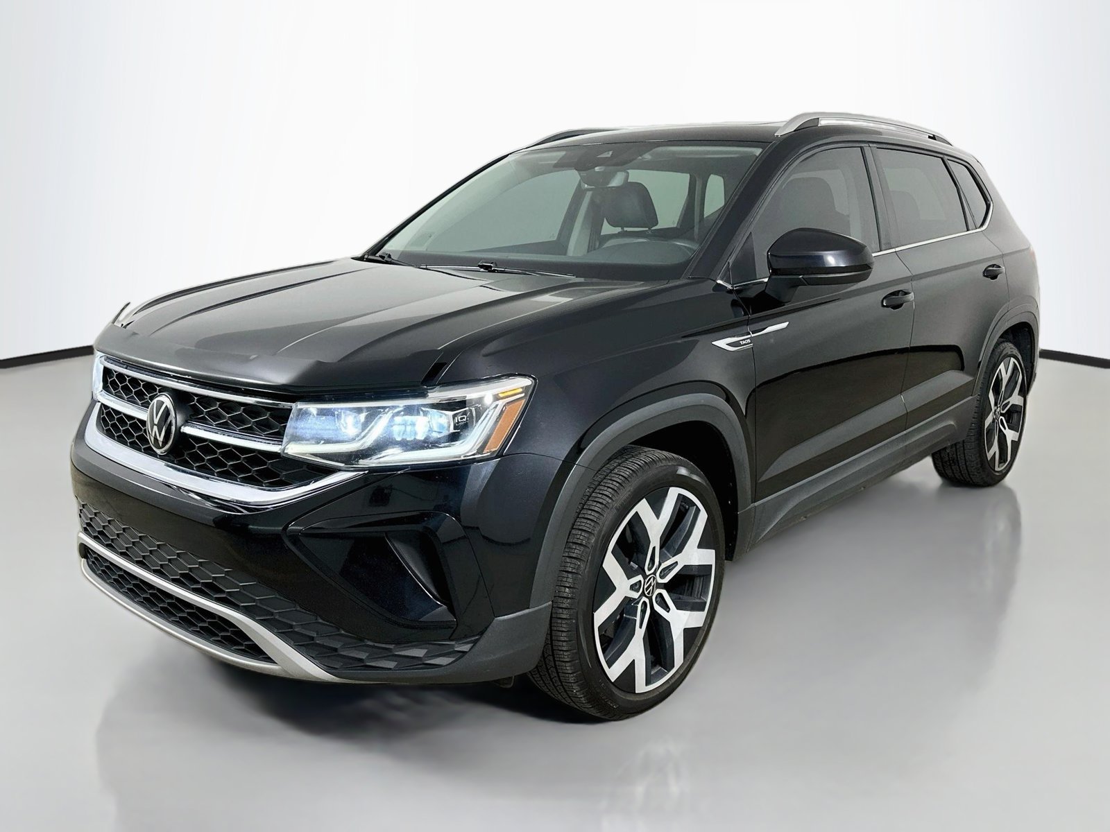 Used 2022 Volkswagen Taos SEL AWD/4WD image 1