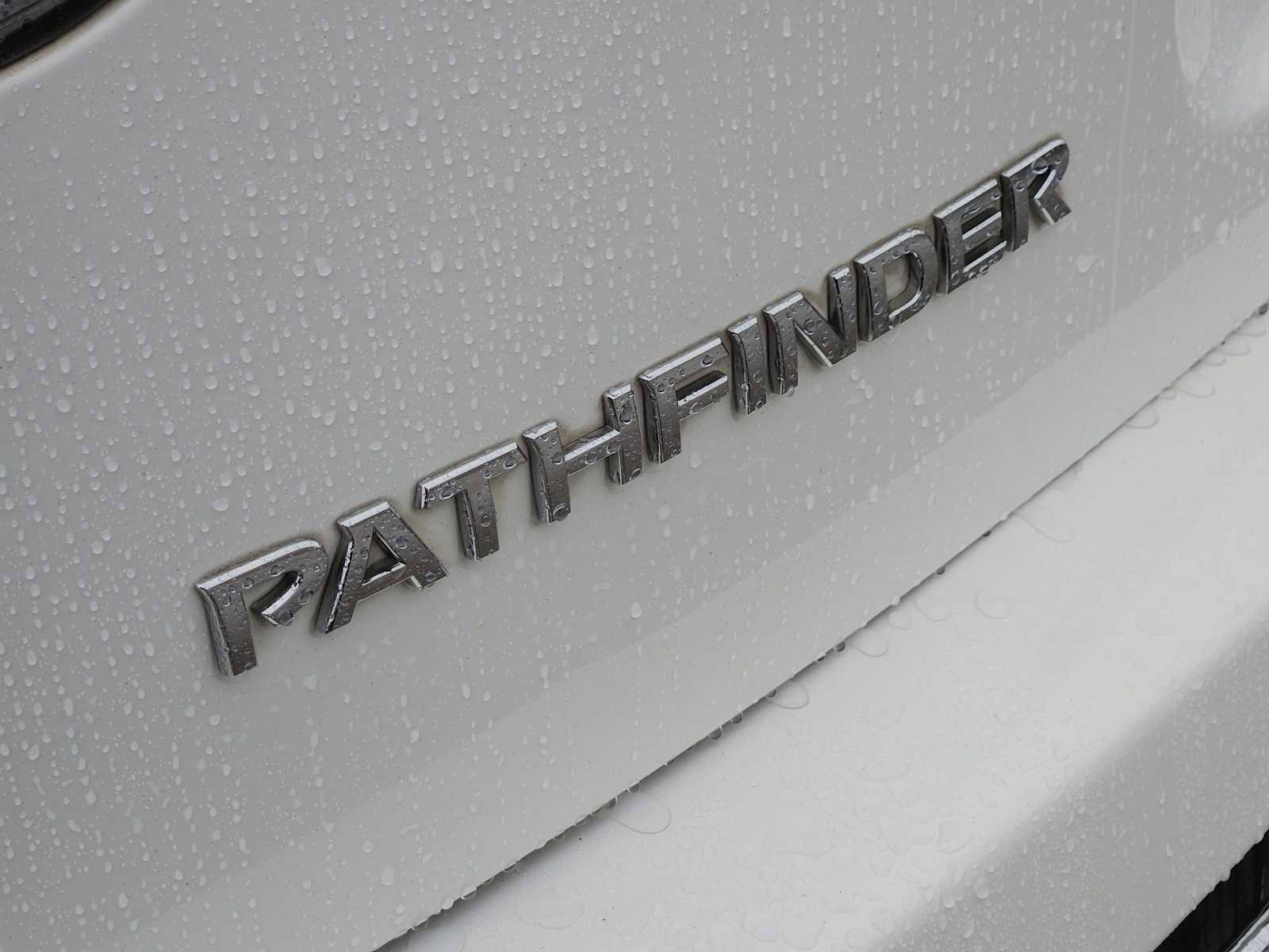 Used 2014 Nissan Pathfinder SL w/ SL Premium Package image 11