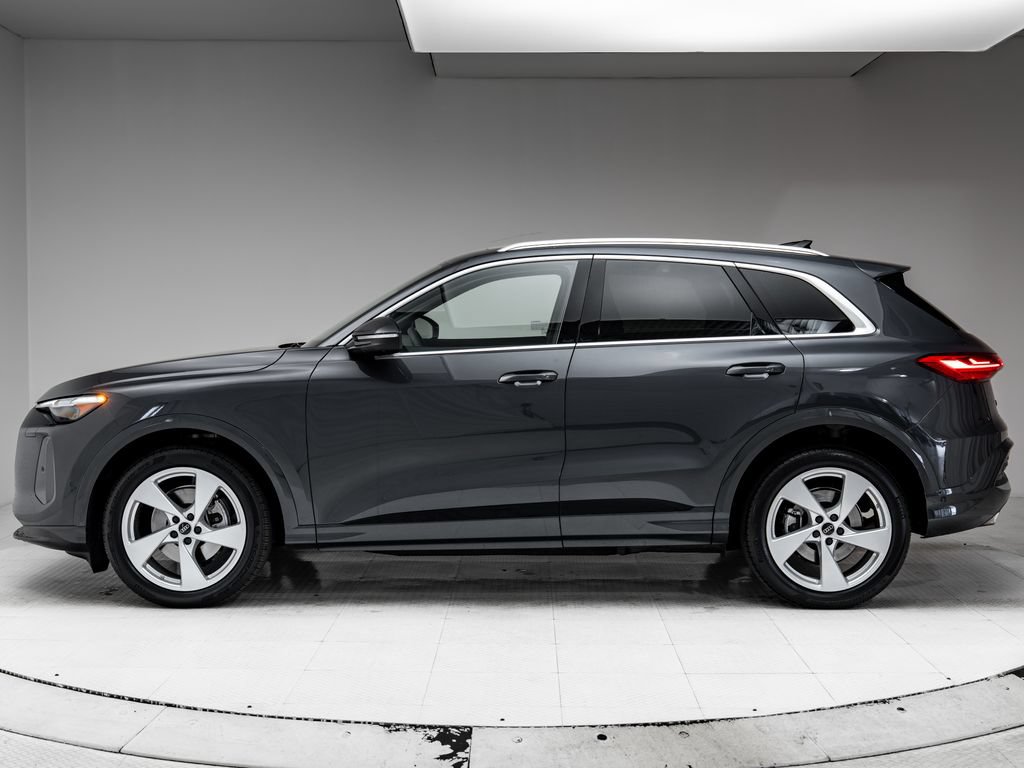 Certified 2025 Audi Q5 Prestige AWD/4WD image 2