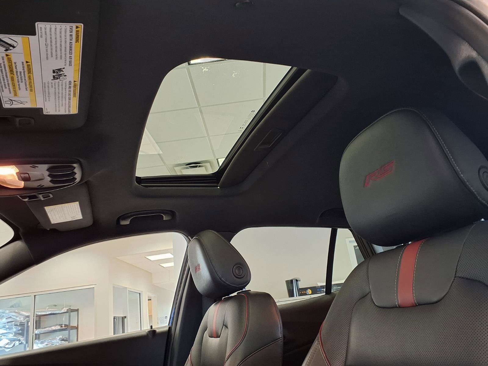 Used 2024 Chevrolet Trax RS w/ Sunroof Package FWD image 20