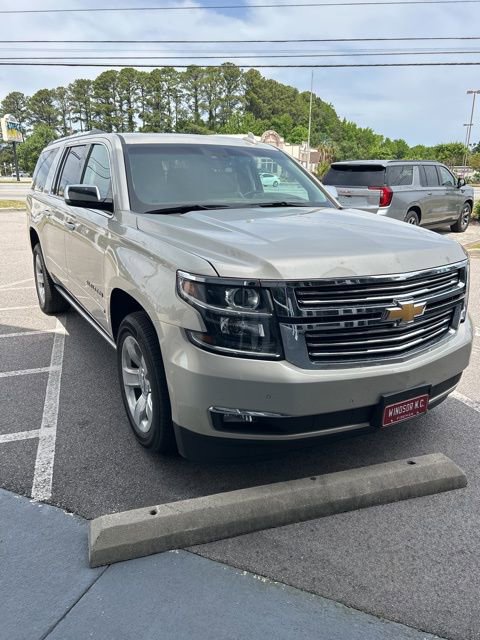 Used 2017 Chevrolet Suburban Premier AWD/4WD image 2
