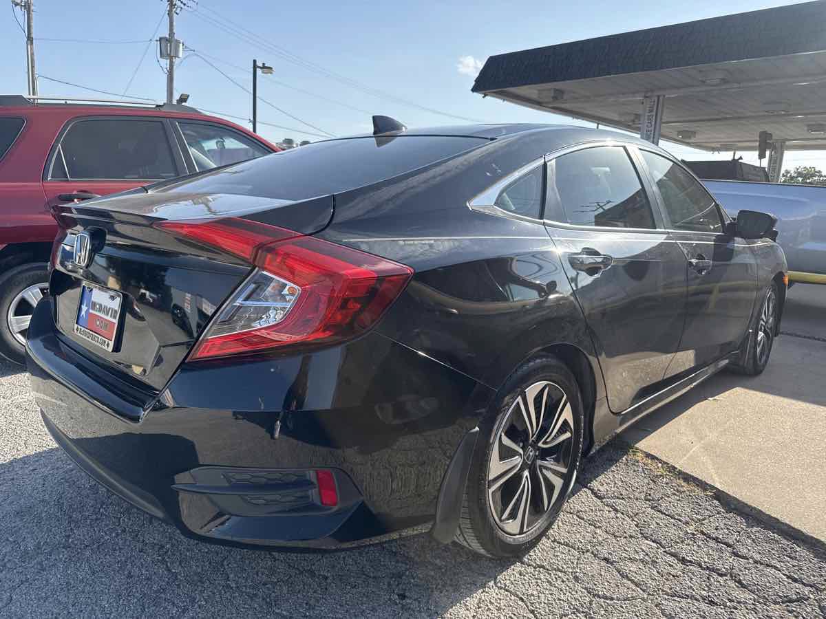 Used 2018 Honda Civic EX-L image 3