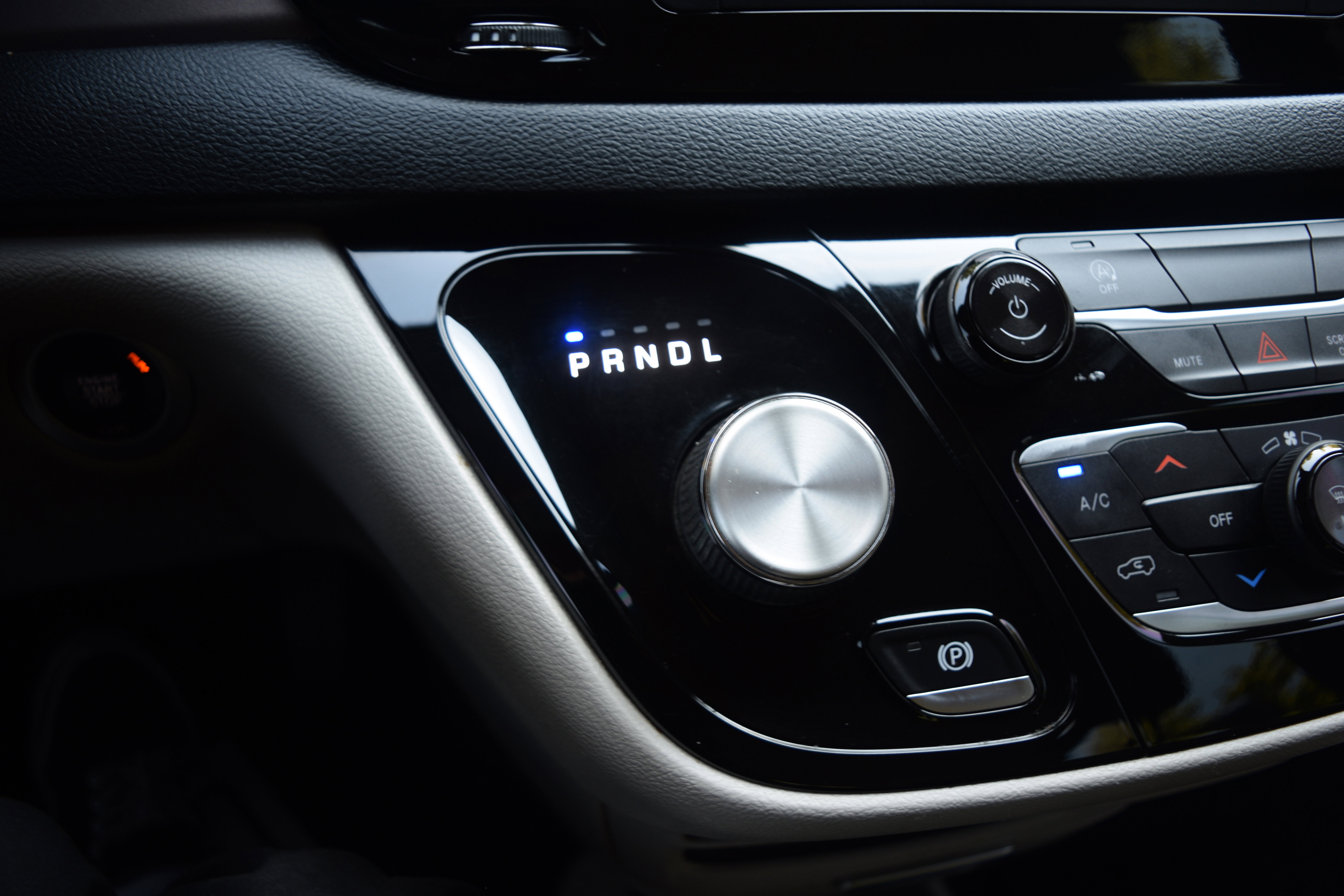 Used 2021 Chrysler Voyager Lxi image 11