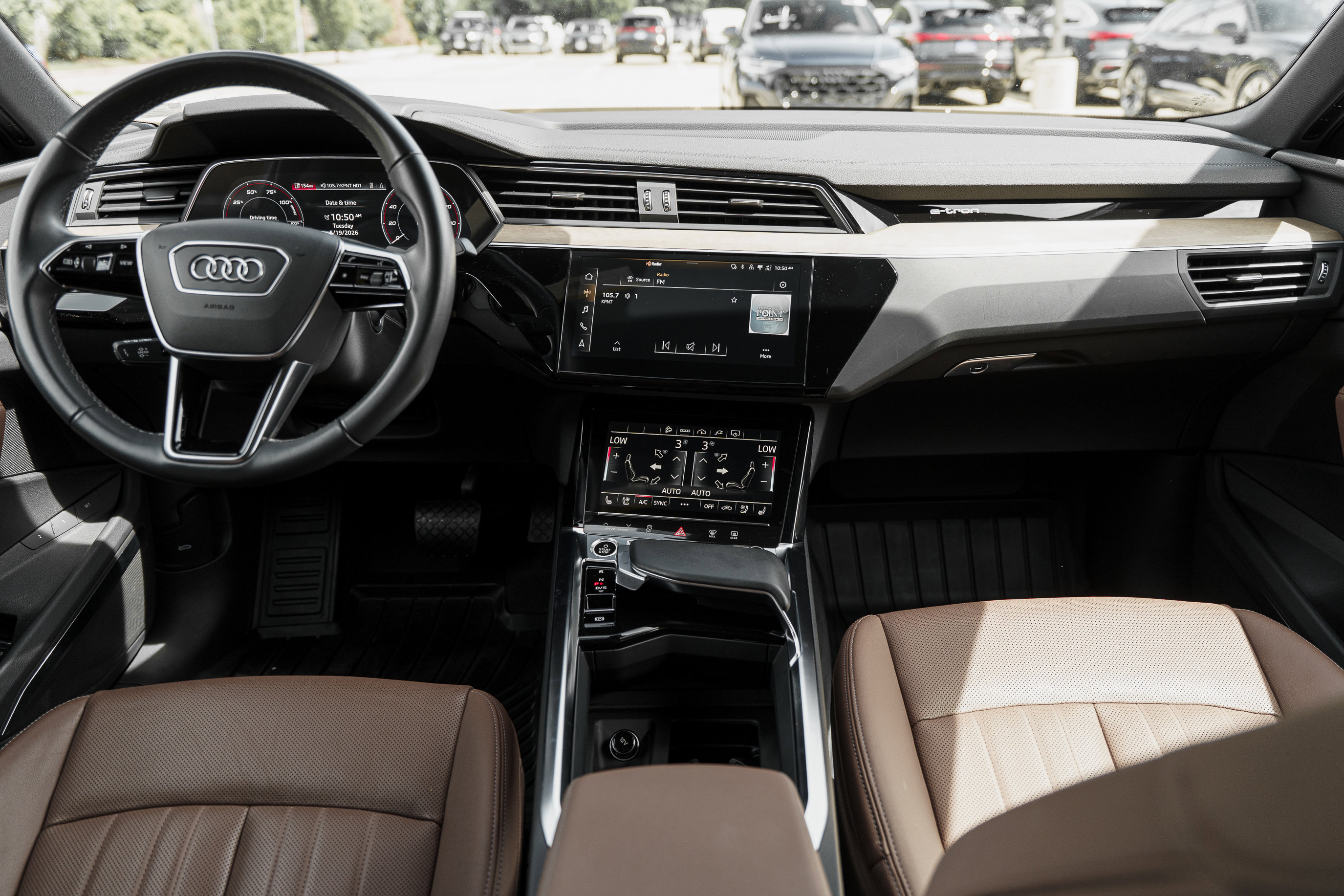 Used 2024 Audi Q8 e-tron Premium Plus w/ Premium Plus Package AWD/4WD image 8
