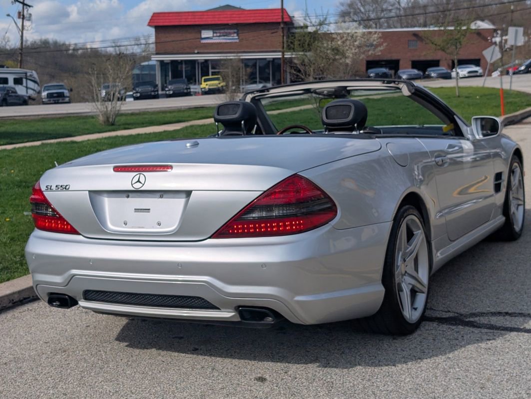 Used 2011 Mercedes-Benz SL 550 w/ Premium I Pkg image 10
