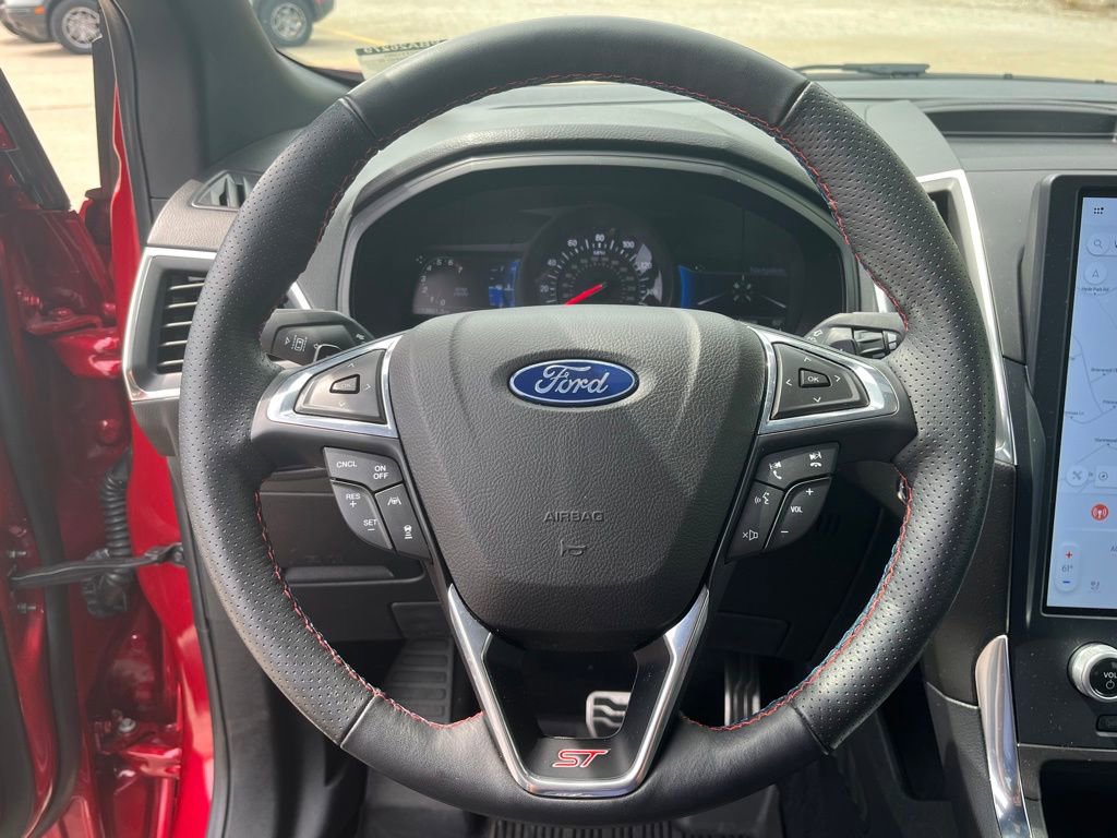 Used 2023 Ford Edge ST w/ Equipment Group 401A AWD/4WD image 32