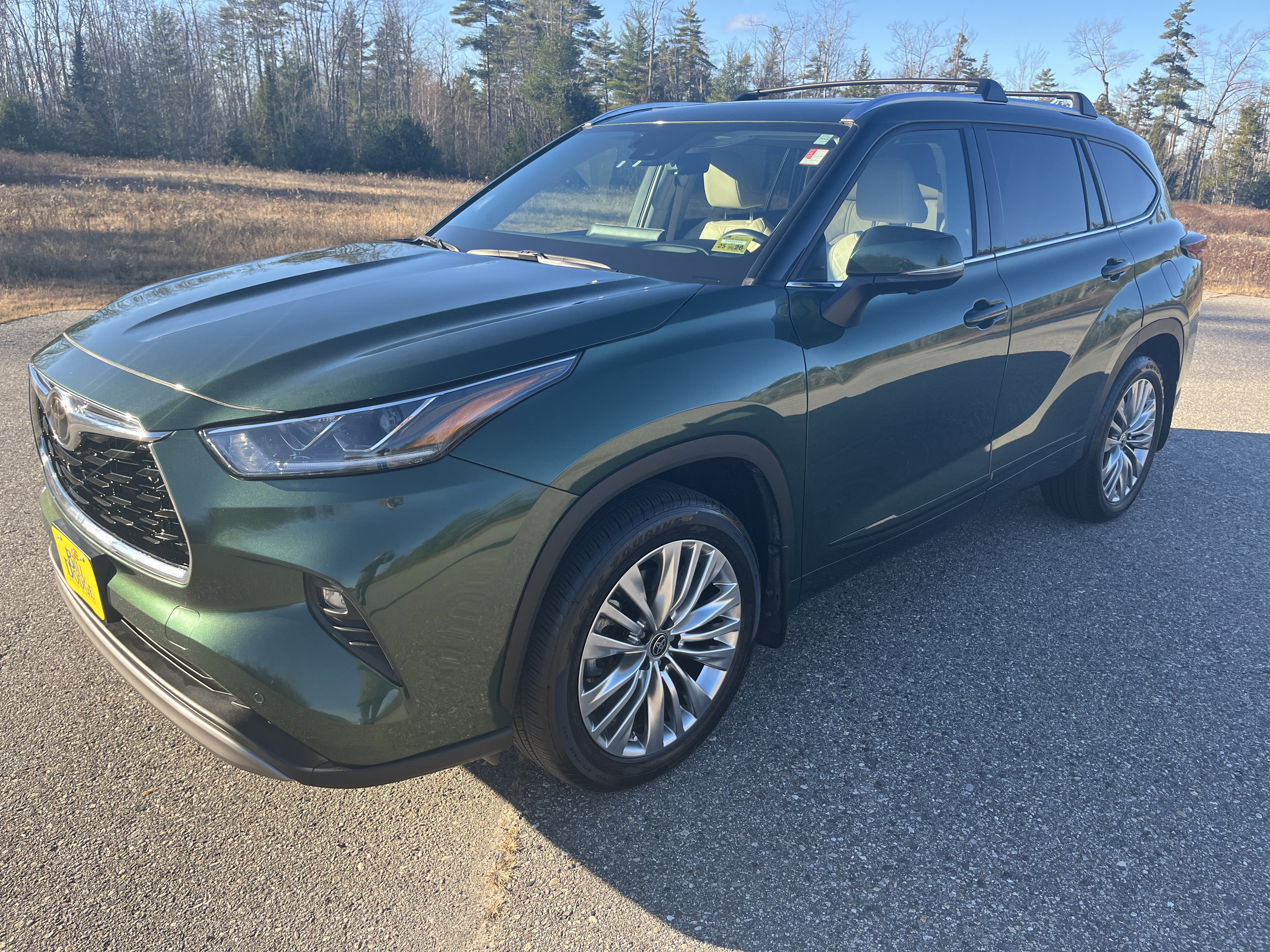 Used 2024 Toyota Highlander Platinum image 1