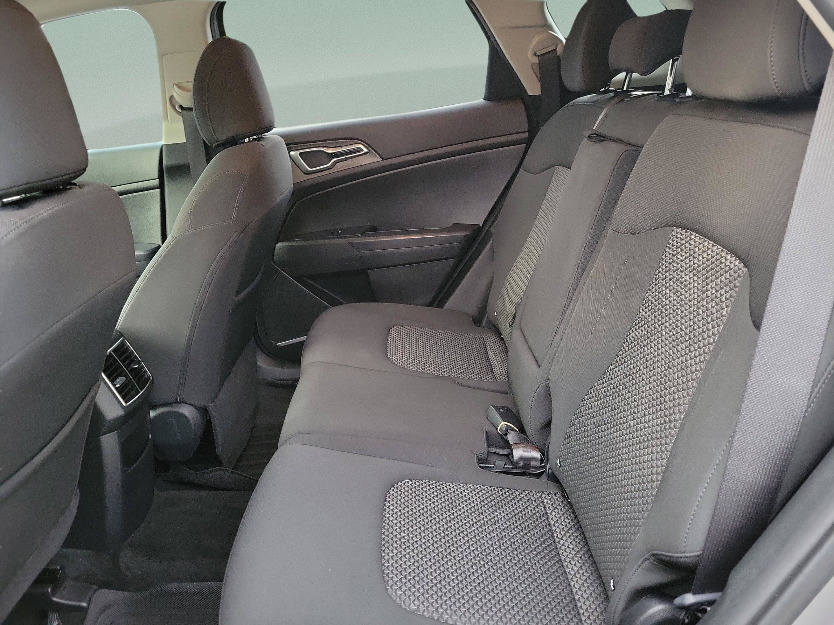 Certified 2023 Kia Sportage LX FWD image 7