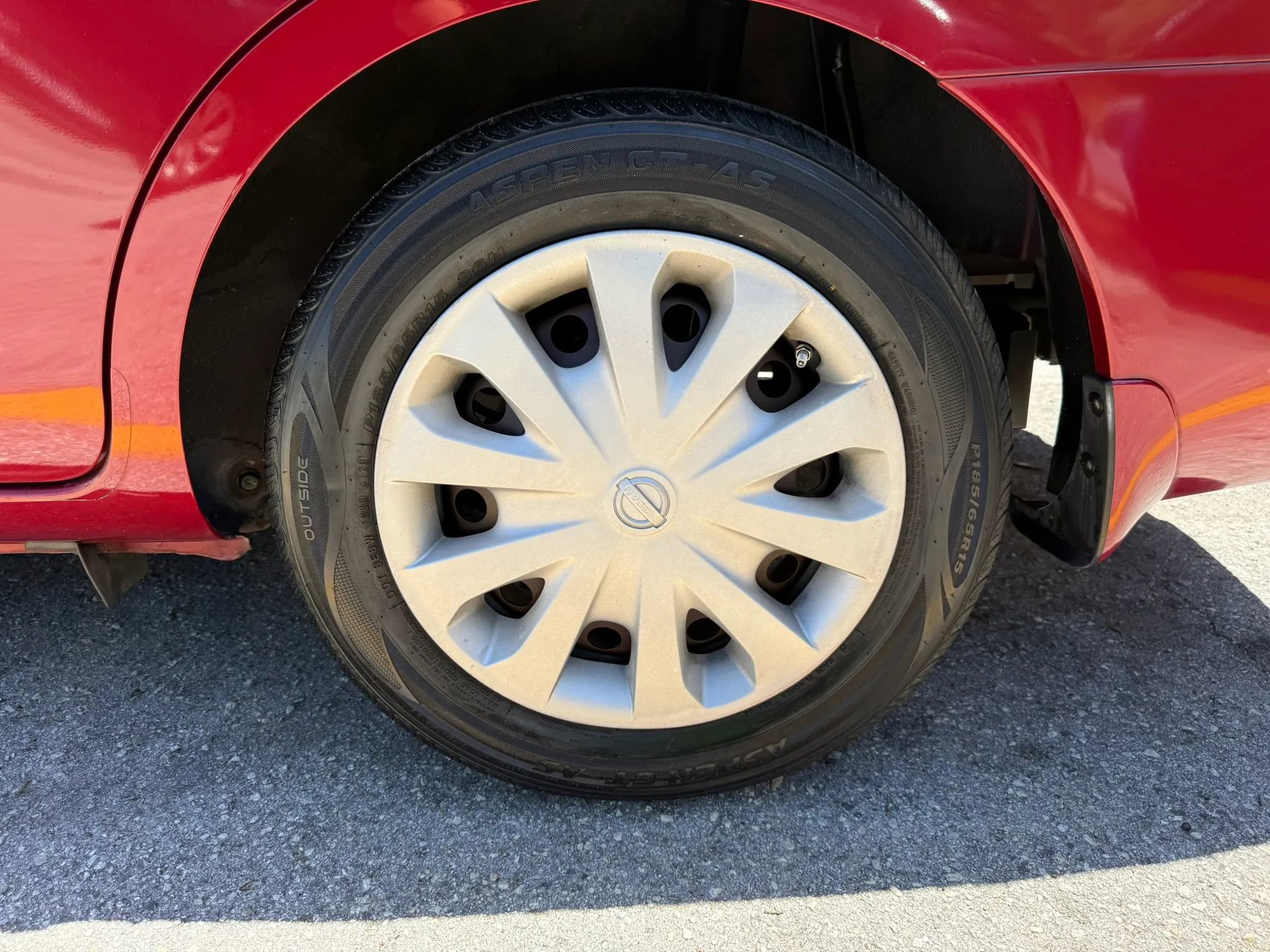 Used 2014 Nissan Versa SV FWD image 18